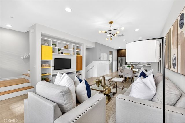 156 Capricorn, Irvine, CA 92618