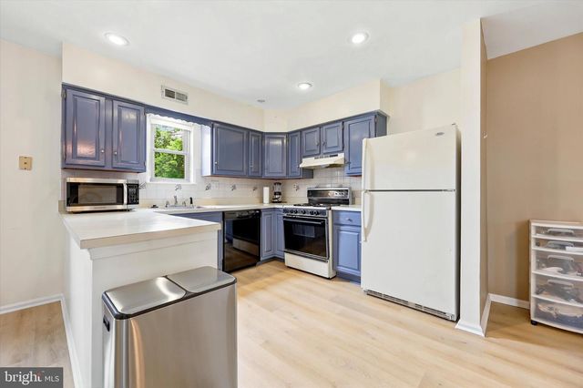704 KEELY ST, Philadelphia, PA 19128