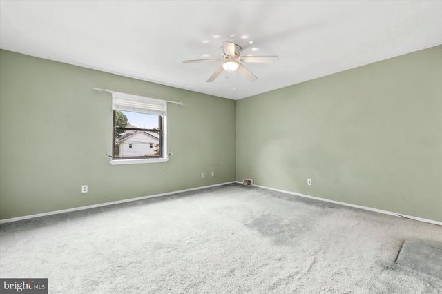 704 KEELY ST, Philadelphia, PA 19128