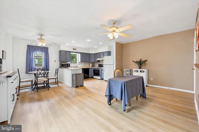 704 KEELY ST, Philadelphia, PA 19128