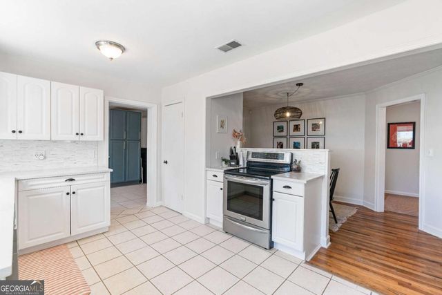 1060 Mclinden Avenue SE, Smyrna, GA 30080