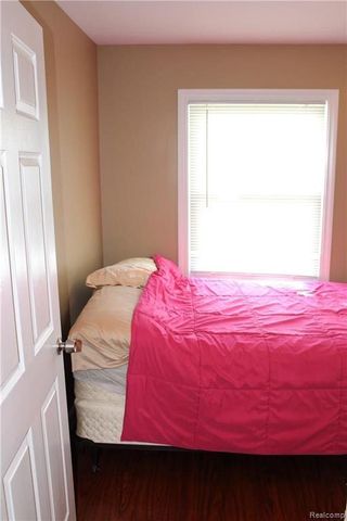 752 Preston Island, Orion Twp, MI 48362