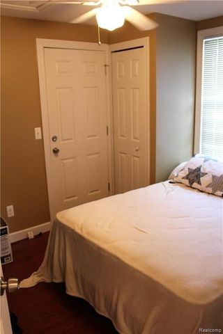 752 Preston Island, Orion Twp, MI 48362