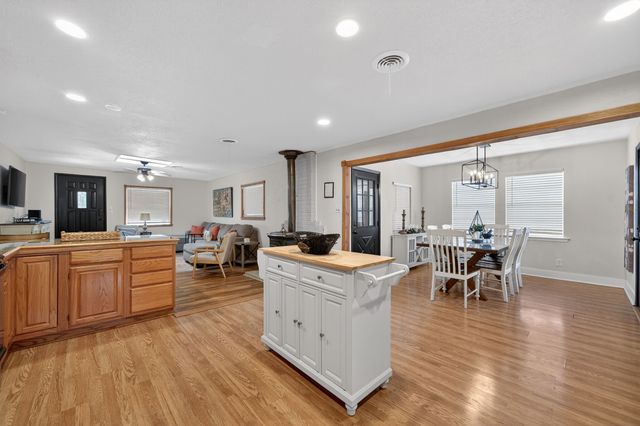 208 Harbor Drive, Gun Barrel City, TX 75156