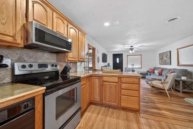 208 Harbor Drive, Gun Barrel City, TX 75156