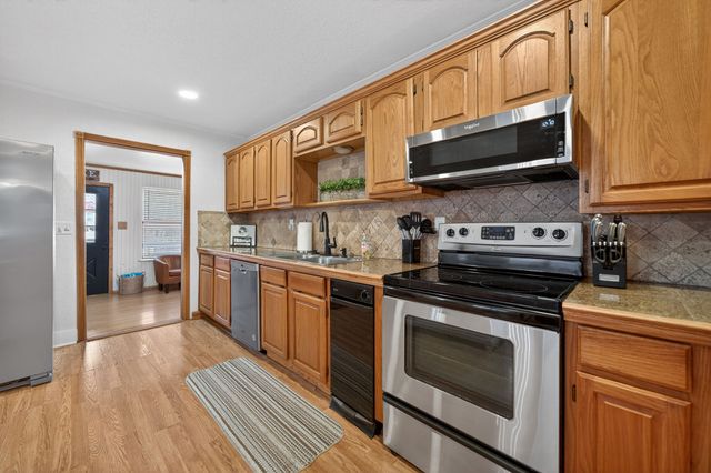 208 Harbor Drive, Gun Barrel City, TX 75156