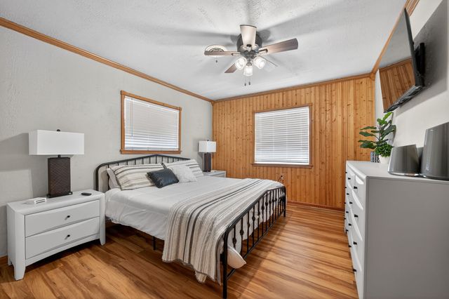 208 Harbor Drive, Gun Barrel City, TX 75156