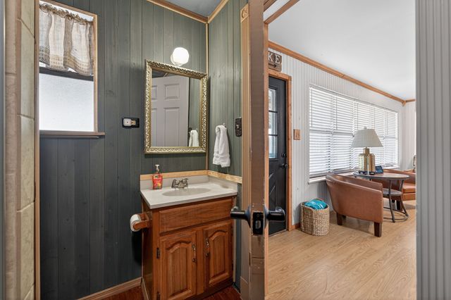 208 Harbor Drive, Gun Barrel City, TX 75156