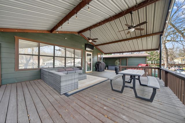 208 Harbor Drive, Gun Barrel City, TX 75156