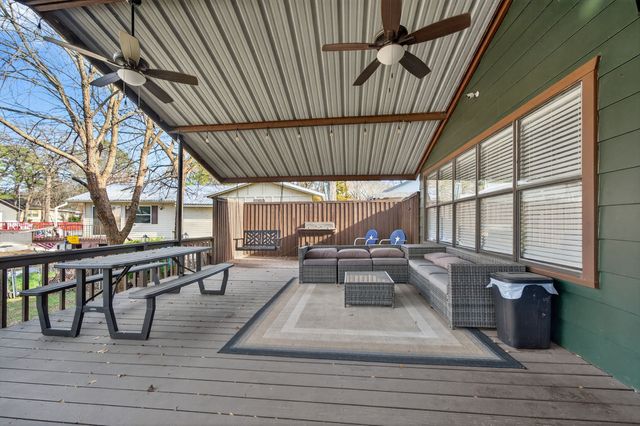 208 Harbor Drive, Gun Barrel City, TX 75156