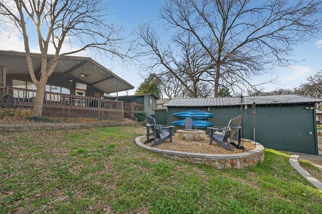 208 Harbor Drive, Gun Barrel City, TX 75156