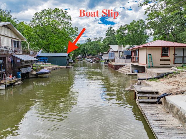 208 Harbor Drive, Gun Barrel City, TX 75156