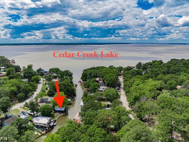 208 Harbor Drive, Gun Barrel City, TX 75156