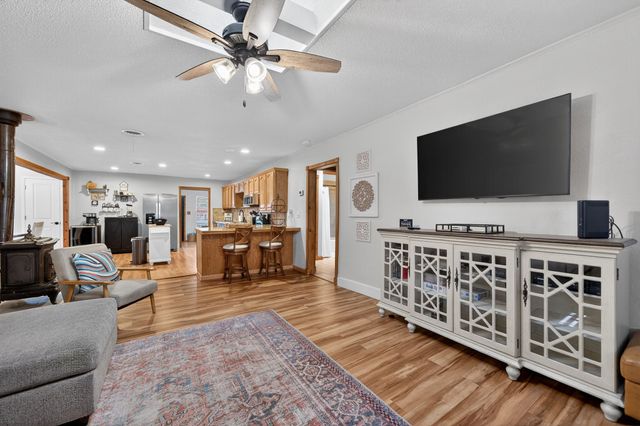 208 Harbor Drive, Gun Barrel City, TX 75156