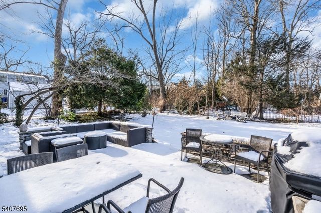 28 Falmouth Rd, Chatham Twp., NJ 07928