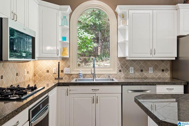 113 SOUTHVIEW TERRACE, Hoover, AL 35244