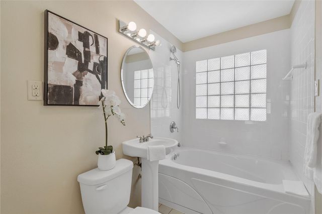 2400 ANDALUSIA WAY NE, St Petersburg, FL 33704