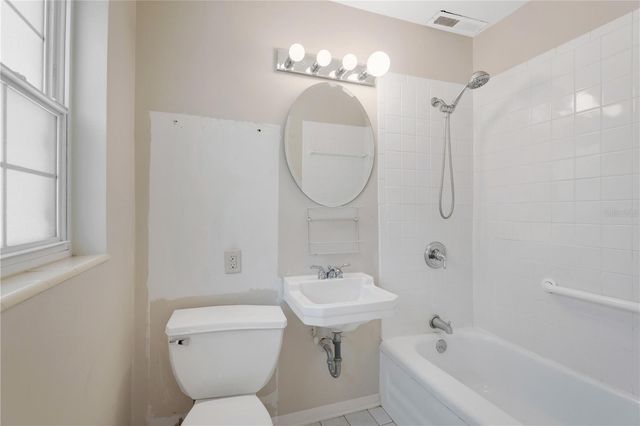 2400 ANDALUSIA WAY NE, St Petersburg, FL 33704