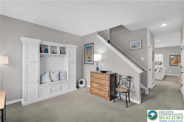 1092 King Way, Upper Macungie Twp, PA 18031