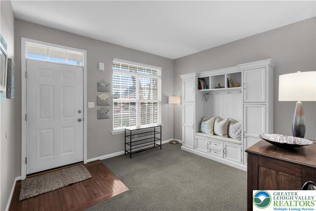 1092 King Way, Upper Macungie Twp, PA 18031