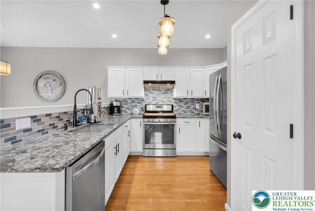 1092 King Way, Upper Macungie Twp, PA 18031