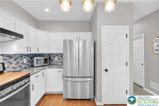 1092 King Way, Upper Macungie Twp, PA 18031