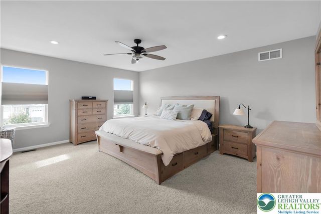 1092 King Way, Upper Macungie Twp, PA 18031