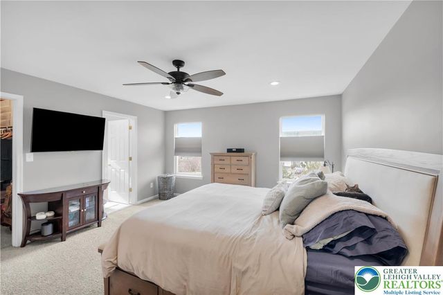 1092 King Way, Upper Macungie Twp, PA 18031