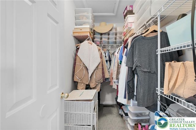 1092 King Way, Upper Macungie Twp, PA 18031