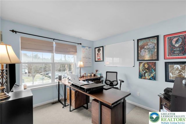 1092 King Way, Upper Macungie Twp, PA 18031