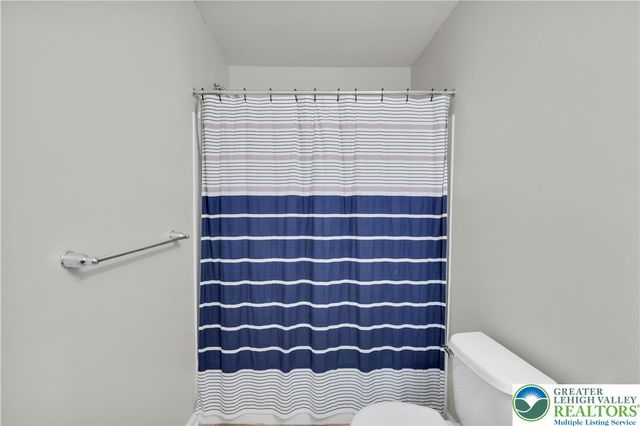 1092 King Way, Upper Macungie Twp, PA 18031