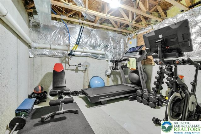 1092 King Way, Upper Macungie Twp, PA 18031