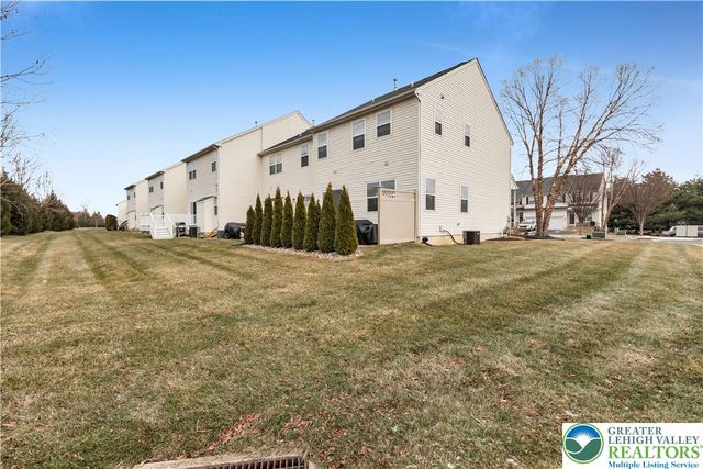 1092 King Way, Upper Macungie Twp, PA 18031