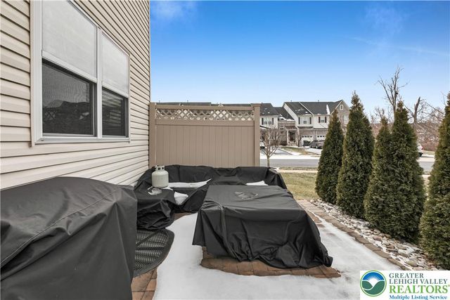 1092 King Way, Upper Macungie Twp, PA 18031
