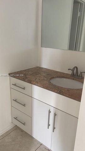 18850 NW 57th Ave 308, Hialeah, FL 33015