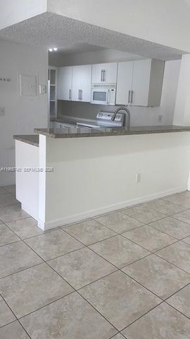 18850 NW 57th Ave 308, Hialeah, FL 33015