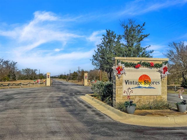 723 Vintage Shores Drive, East Tawakoni, TX 75472