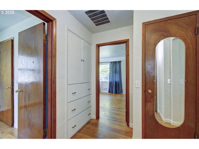 964 G St, Washougal, WA 98671