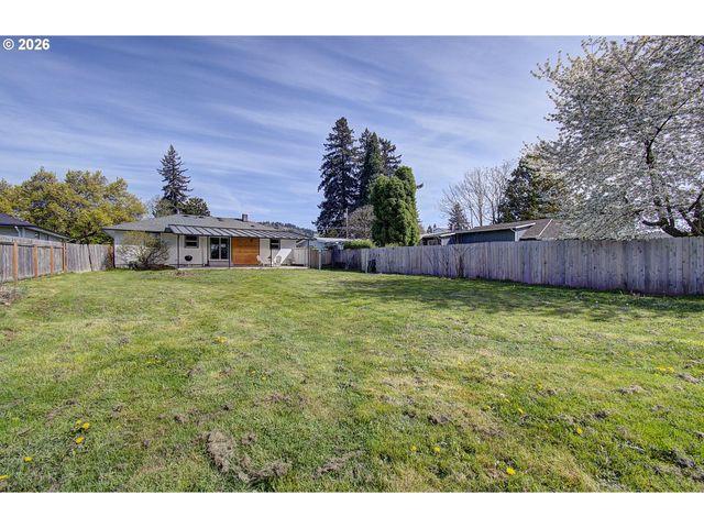 964 G St, Washougal, WA 98671