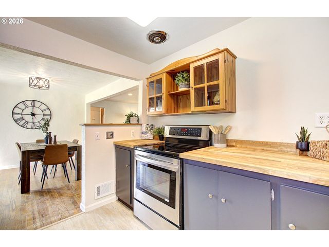 964 G St, Washougal, WA 98671