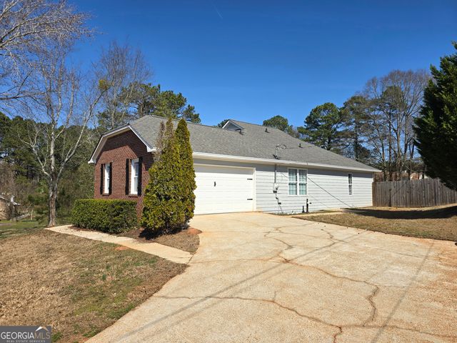 125 Planters Walk, Locust Grove, GA 30248