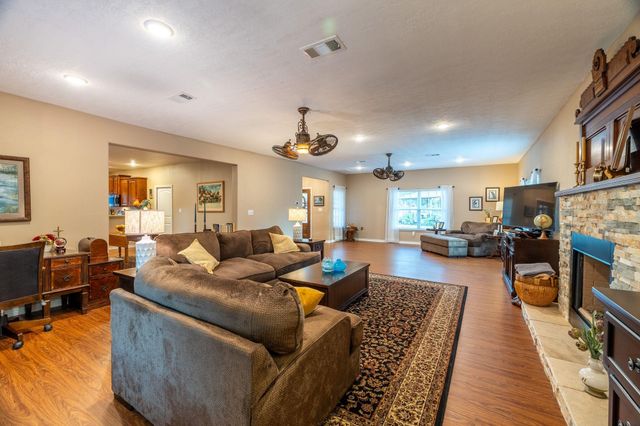 203 Lariat Lane, Livingston, TX 77351