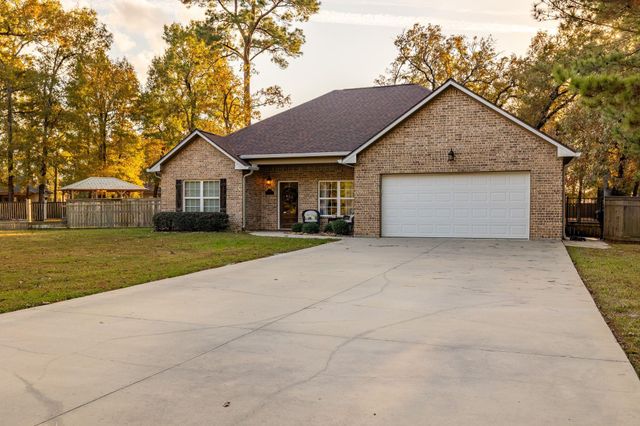 203 Lariat Lane, Livingston, TX 77351