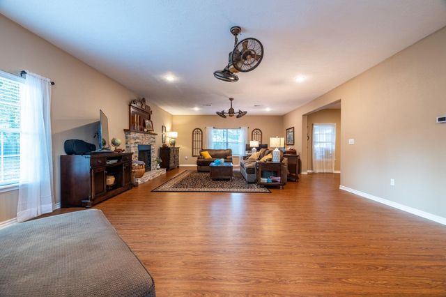 203 Lariat Lane, Livingston, TX 77351