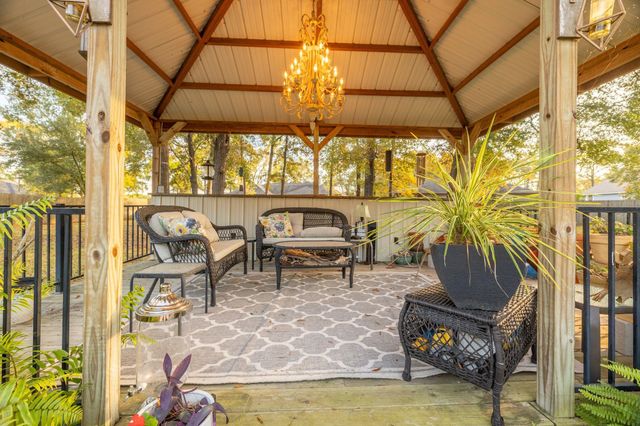 203 Lariat Lane, Livingston, TX 77351