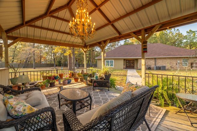 203 Lariat Lane, Livingston, TX 77351