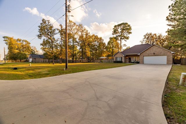 203 Lariat Lane, Livingston, TX 77351