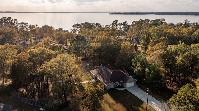 203 Lariat Lane, Livingston, TX 77351