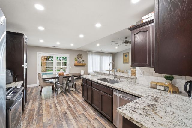 915 S Laguna Street, Visalia, CA 93292