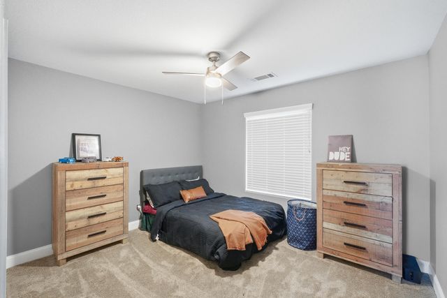 915 S Laguna Street, Visalia, CA 93292